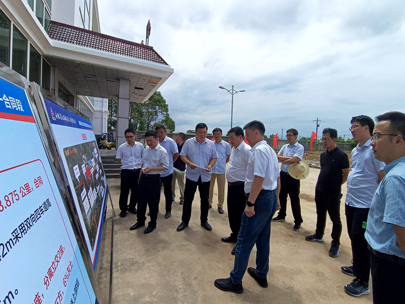 省鐵投公司副總經(jīng)理、蕪銅公路公司、皖江公司董事長劉允超一行到銅商高速項(xiàng)目調(diào)研指導(dǎo)工作1