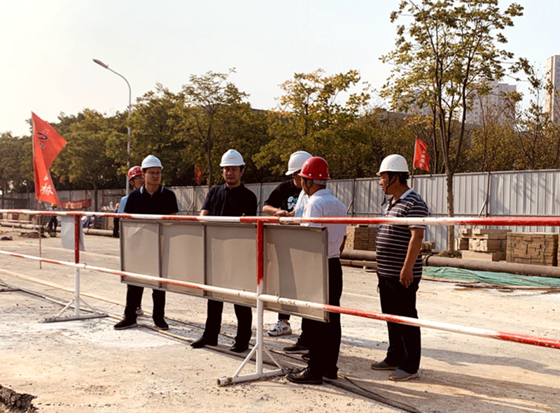 六安市重點工程建設(shè)管理處黨組書記、主任陳斌到長安路南延項目檢查指導(dǎo)工作